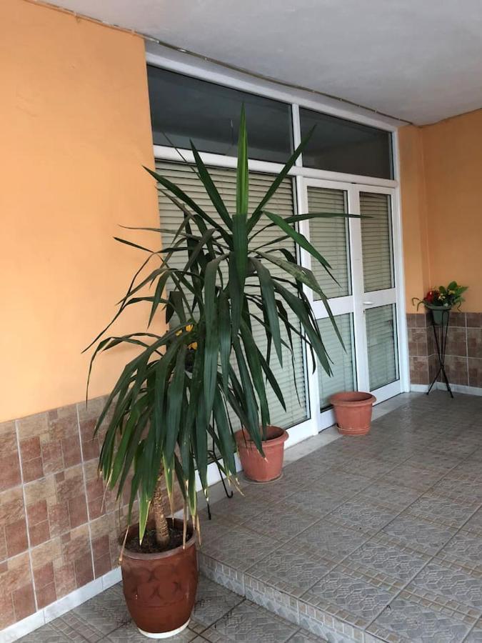 Spacious One Bedroom Apartment Wolos Zewnętrze zdjęcie